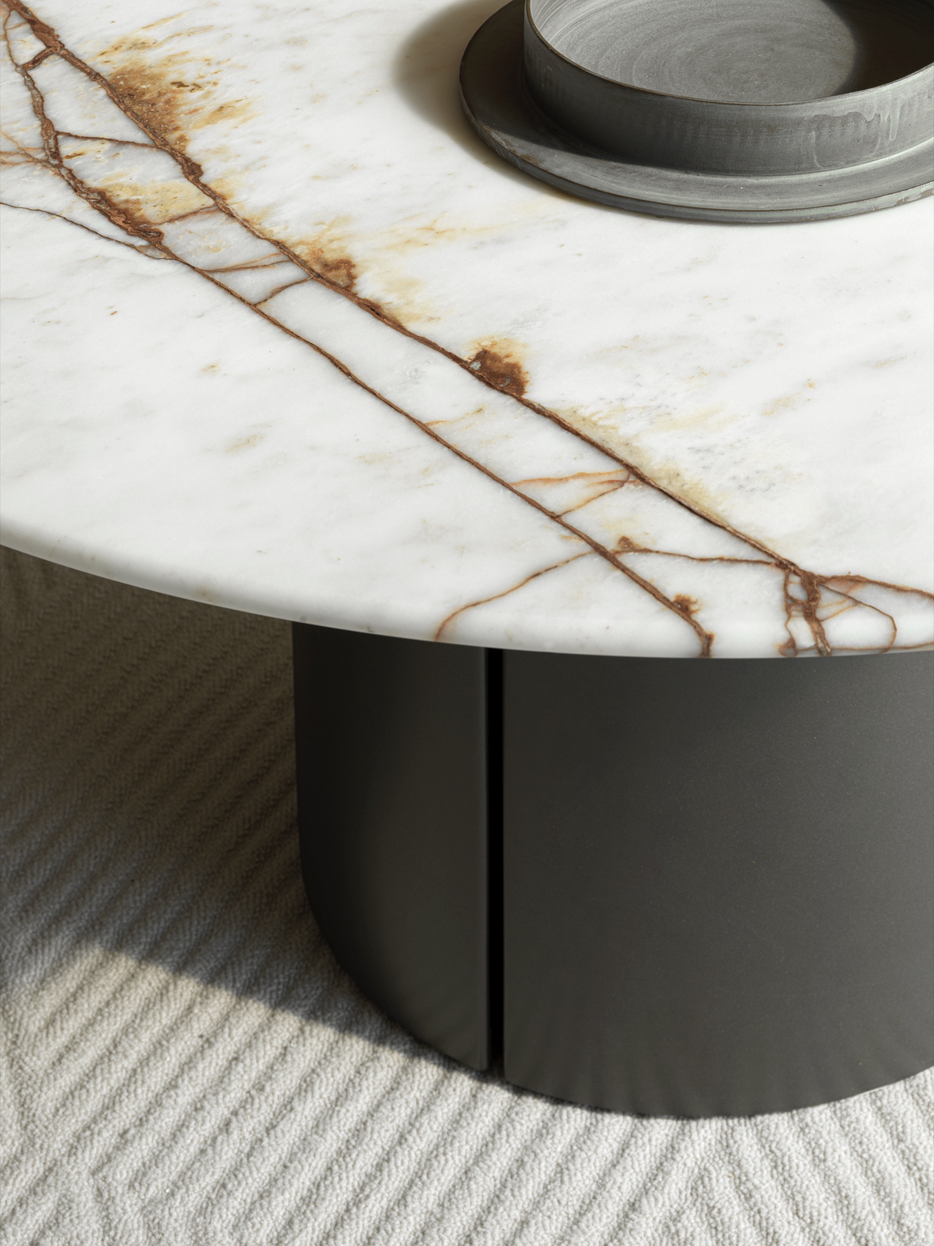 Molteni_Catalogo_20_3243_2025_HR.jpg Molteni_Catalogo_20_3243_2025_HR.jpg