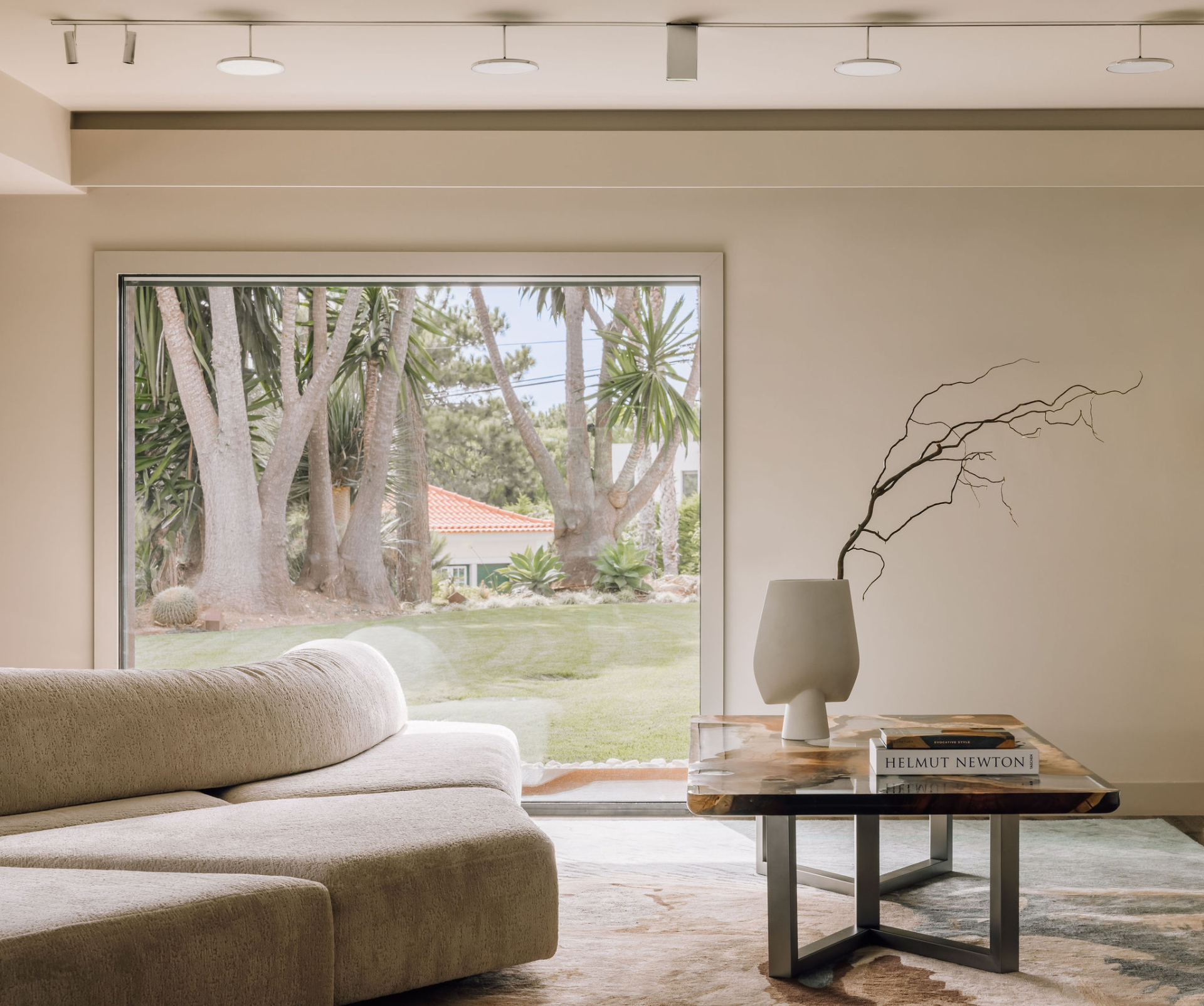 Quinta da Marinha: Modern coastal villa project